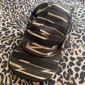 nike aw84 dri fit black and white